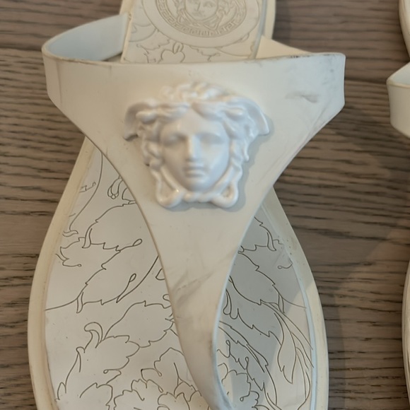 Versace sandals size 35 - Picture 2 of 6